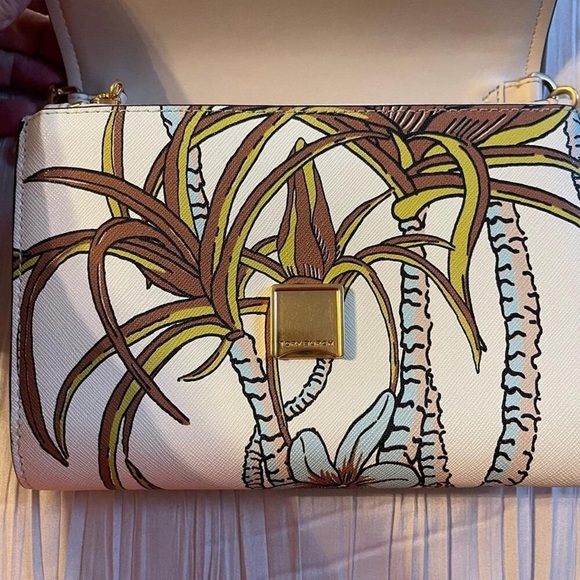 Floral Print Crossbody Bag - Picture 2 of 4